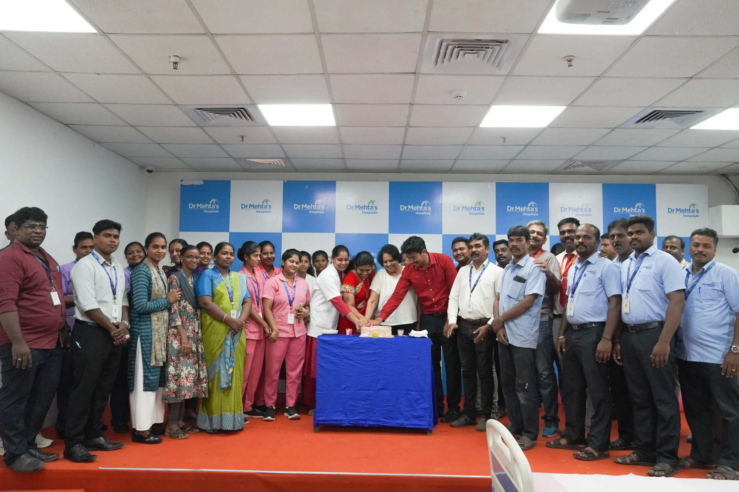 Group photo of all blood donor employee and the crew at Blood Donor day 2025